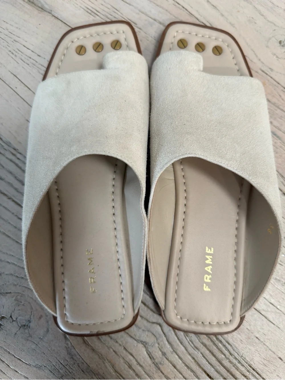 Frame Le Hewitt slide Sandals cream size 36